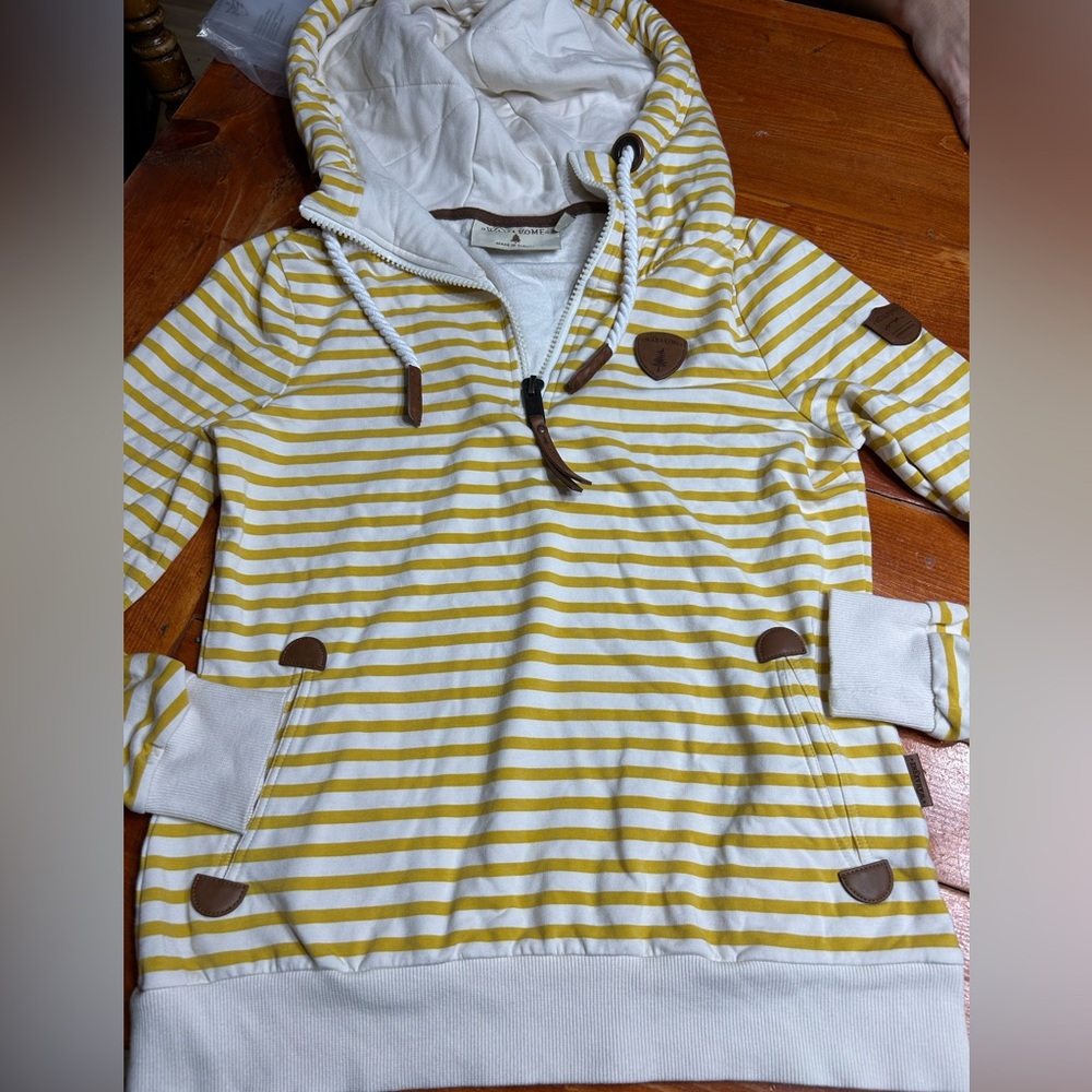 Wanakome Half zip yellow and white striped jacket